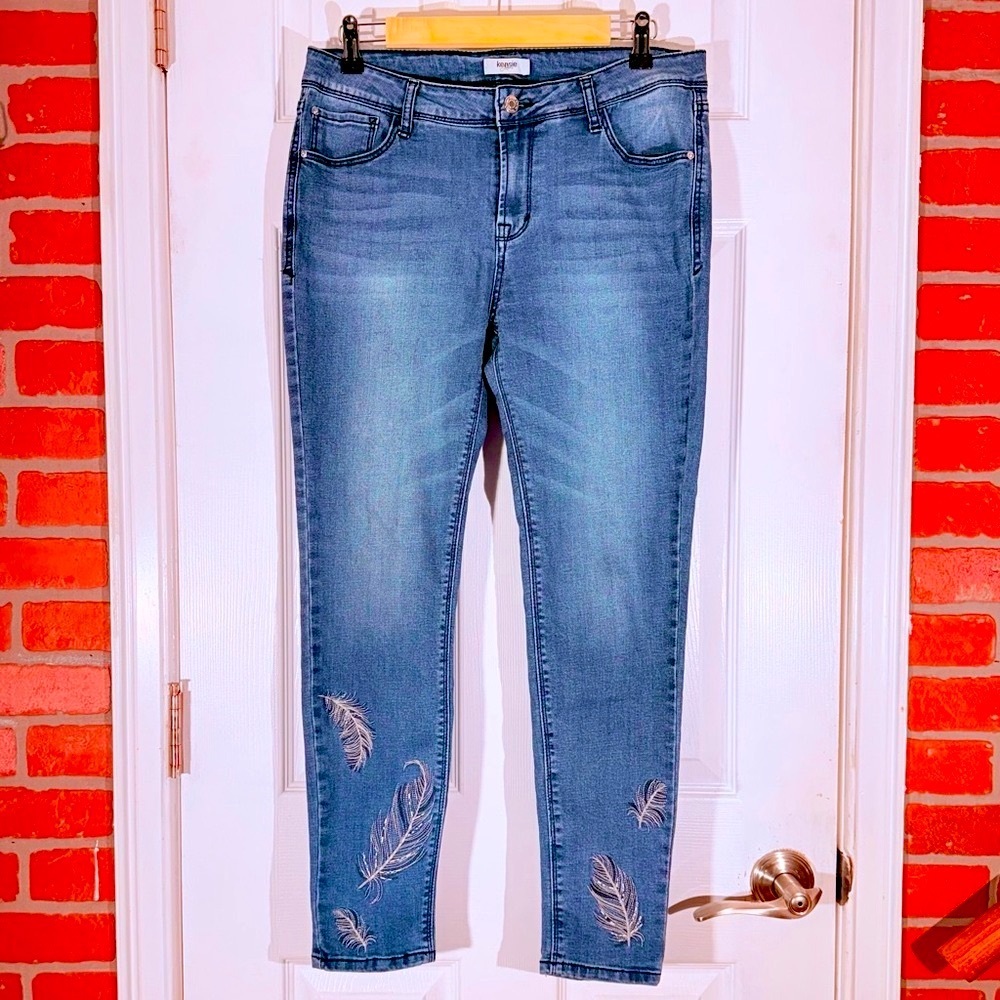 KENSIE Jeans Women's Feather Embroidered Stretch Ankle Size 14/16